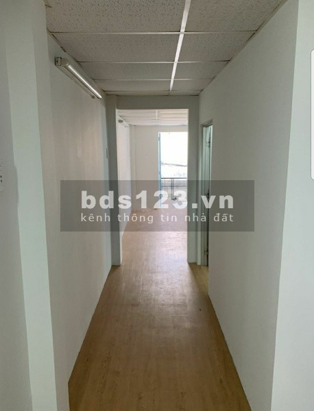 Nhà 1 trệt, 1 lầu, 3 phòng ngủ giá 8tr khu Him Lam, Quận 7
