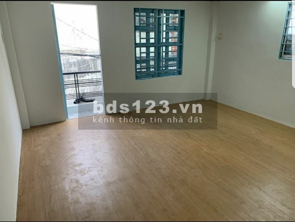 Nhà 1 trệt, 1 lầu, 3 phòng ngủ giá 8tr khu Him Lam, Quận 7