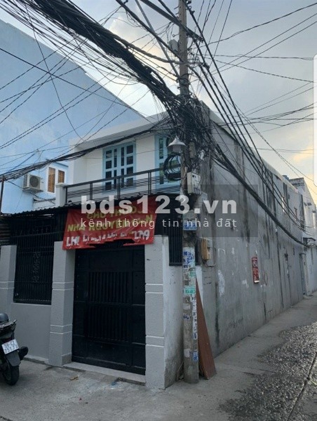 Nhà 1 trệt, 1 lầu, 3 phòng ngủ giá 8tr khu Him Lam, Quận 7