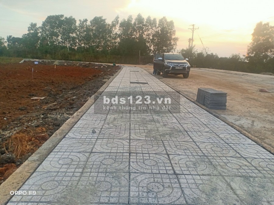CẦN BÁN GẤP LÔ ĐẤT VỊ TRÍ ĐẮT GIÁ