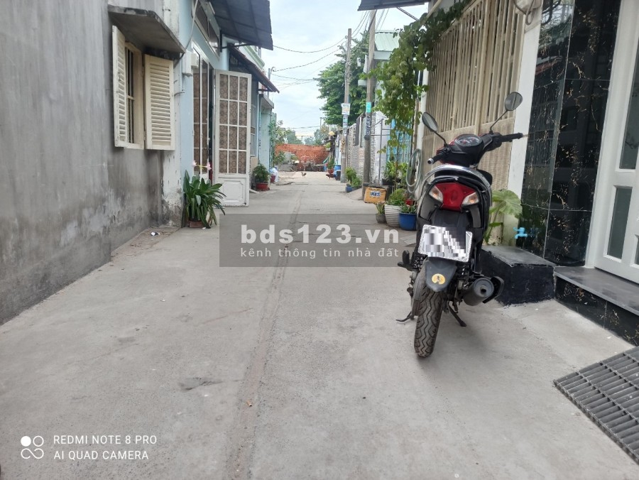 Chủ gửi bán căn nhà sổ chung 1.3 tỷ, tân xuân Hóc Môn!