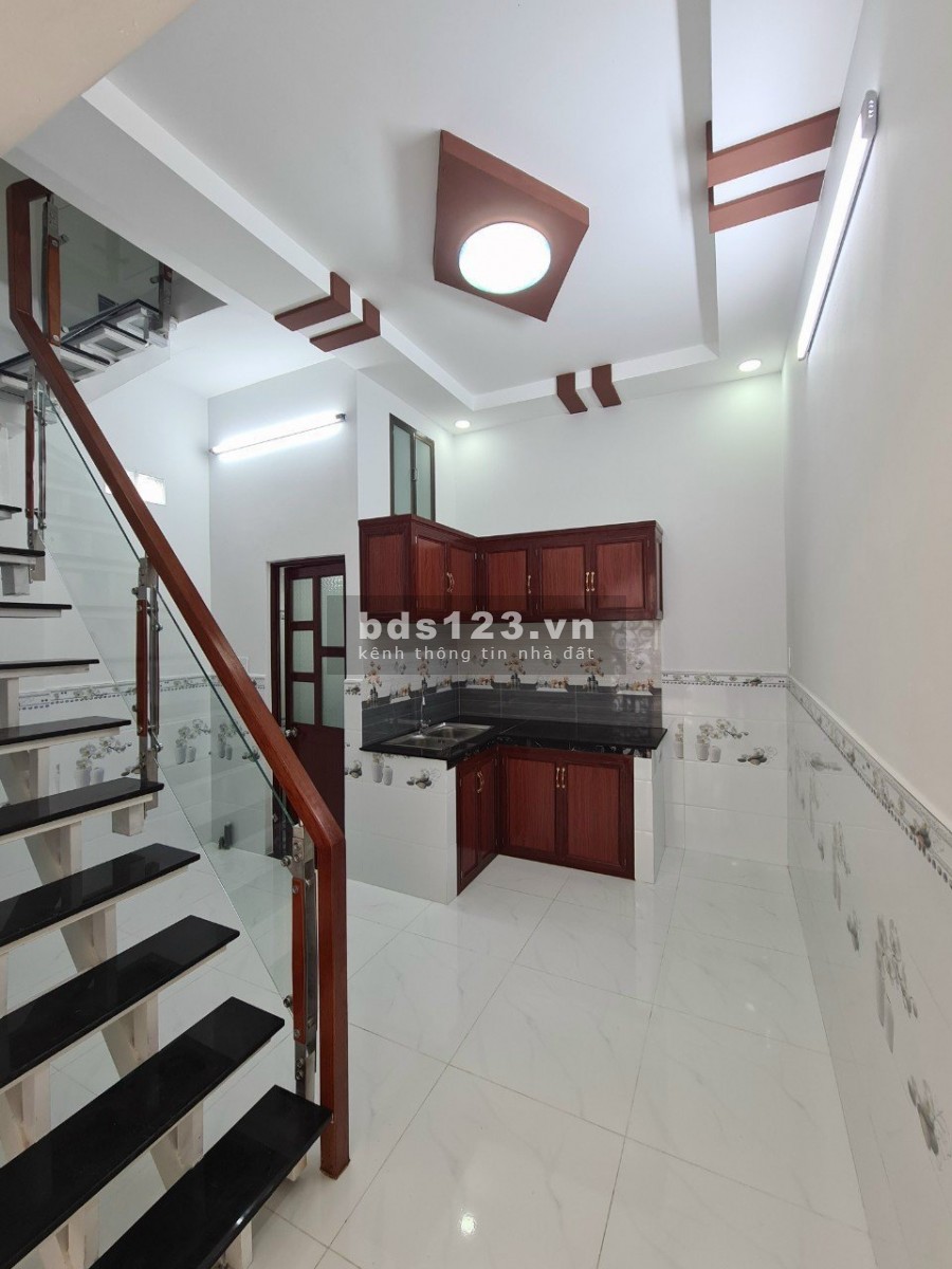 Chủ gửi bán căn nhà sổ chung 1.3 tỷ, tân xuân Hóc Môn!