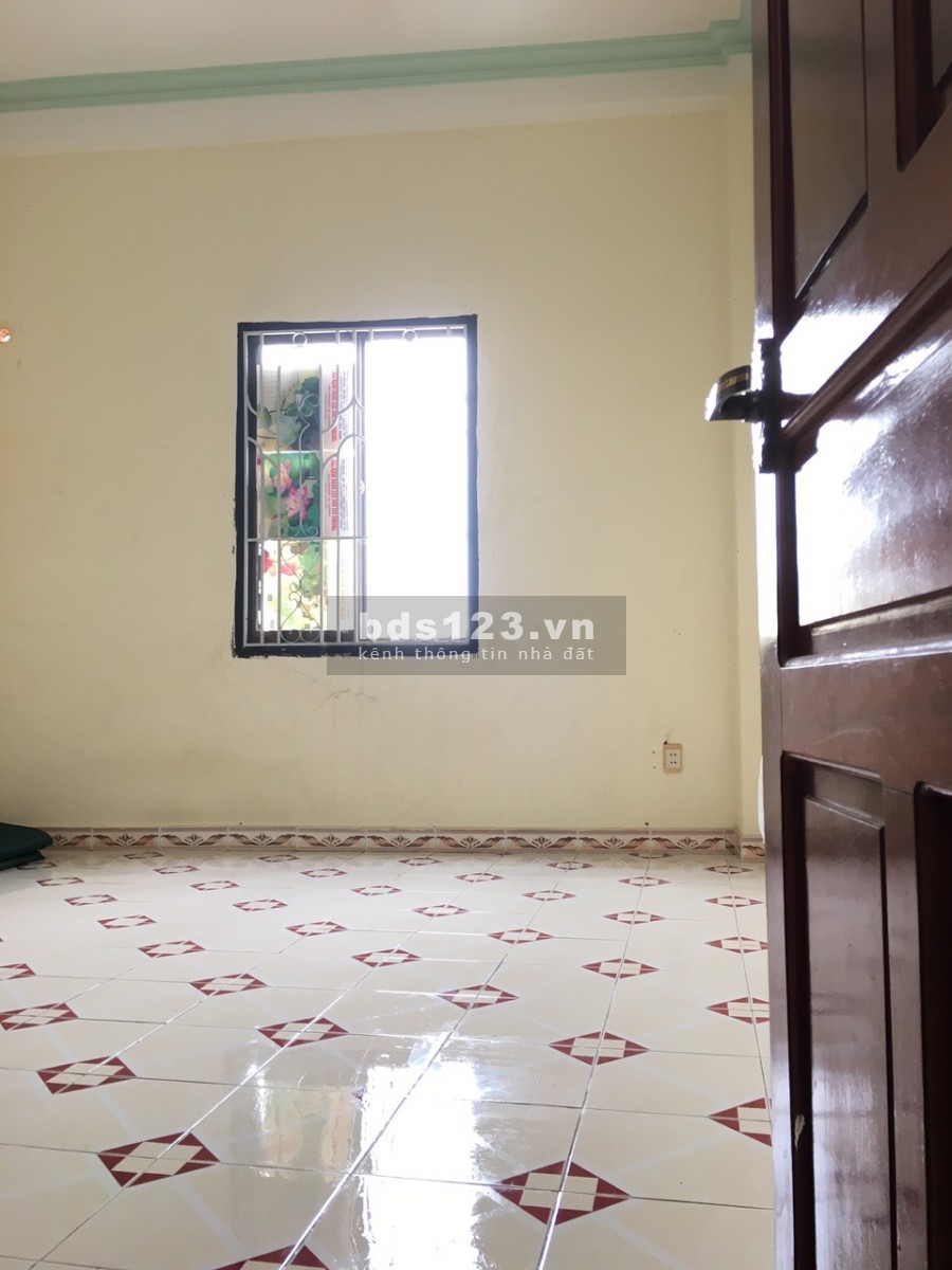 Phòng CỬA SỔ sạch đẹp YÊN TĨNH ngay gần Đất Thánh và Chấn Hưng