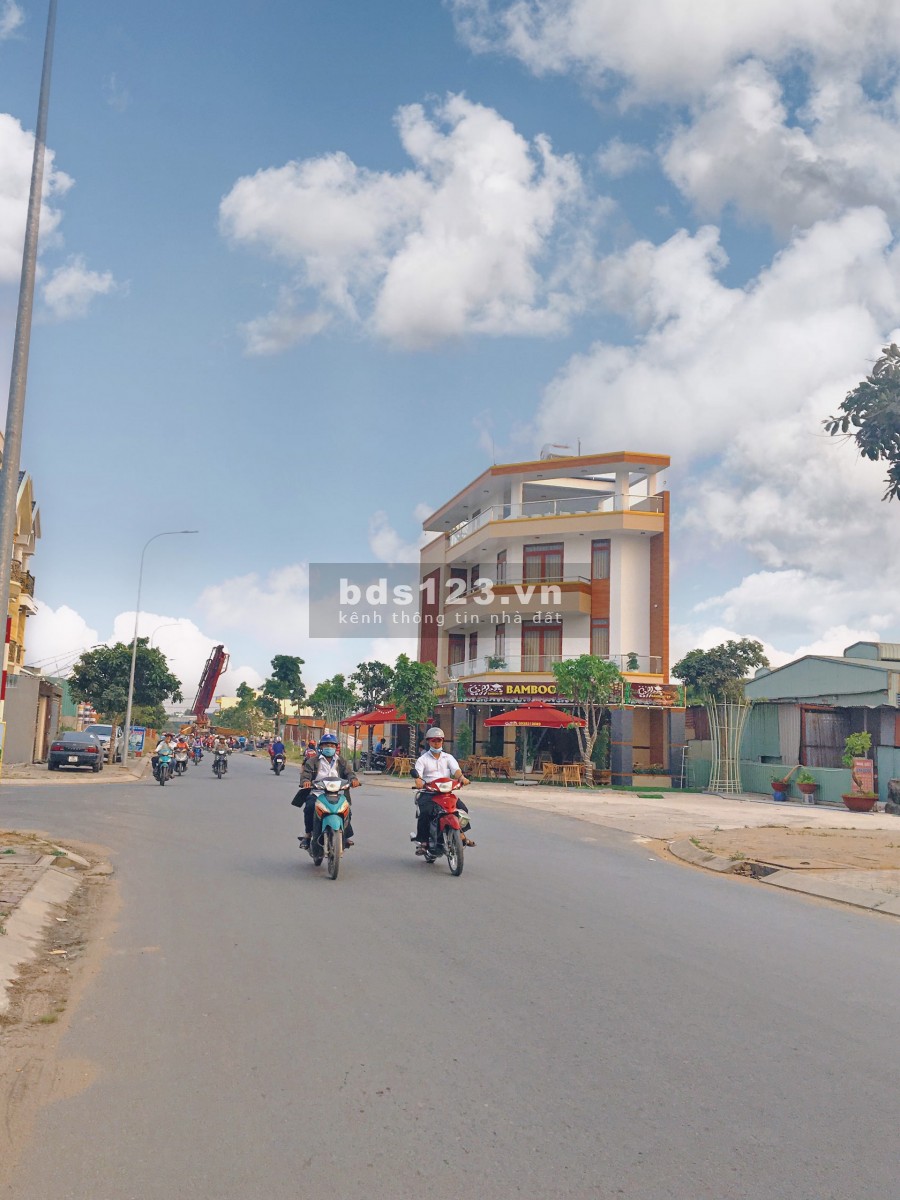 Cần bán gấp lô đất đường số 7, Phường Tân Tạo, Quận Bình Tân, TPHCM.