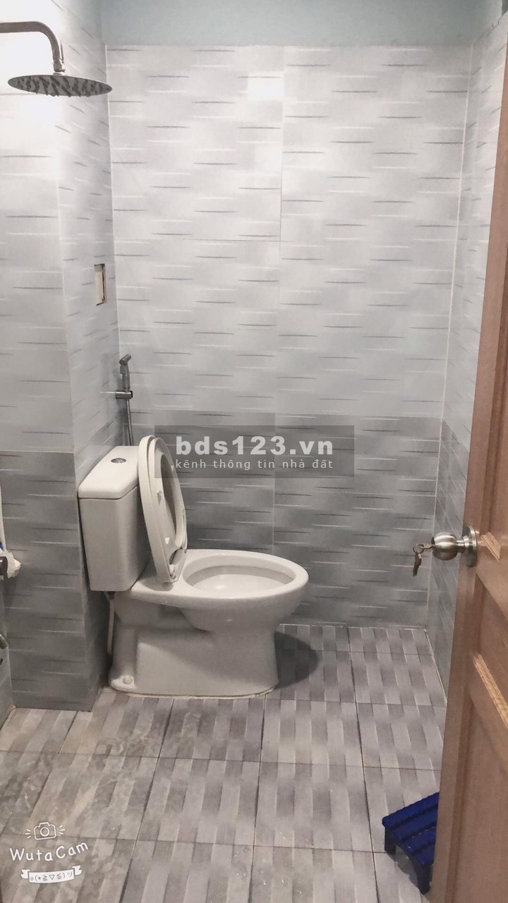 Cần bán nhà mặt phố phường 10 Tân Bình gần chợ Trần Văn Quang giá rẻ, lh 0909484131