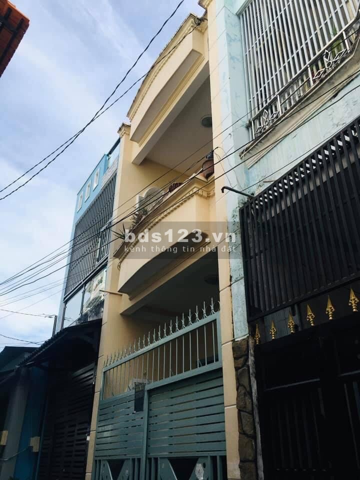 Bán Nhà Cách Mạng Tháng 8, Hẻm 6m ô tô vào nhà, chỉ 6 tỷ.