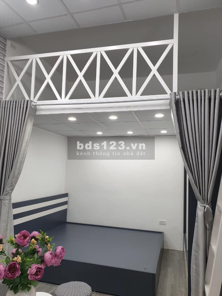 Bán gấp CH tập thể Phố Láng Hạ ( tầng 2) giá 1.45 tỷ, 42m2, NT sang trọng.