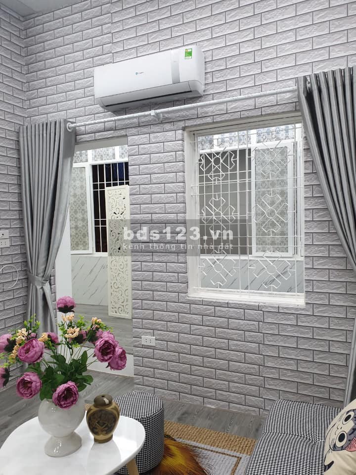 Bán gấp CH tập thể Phố Láng Hạ ( tầng 2) giá 1.45 tỷ, 42m2, NT sang trọng.
