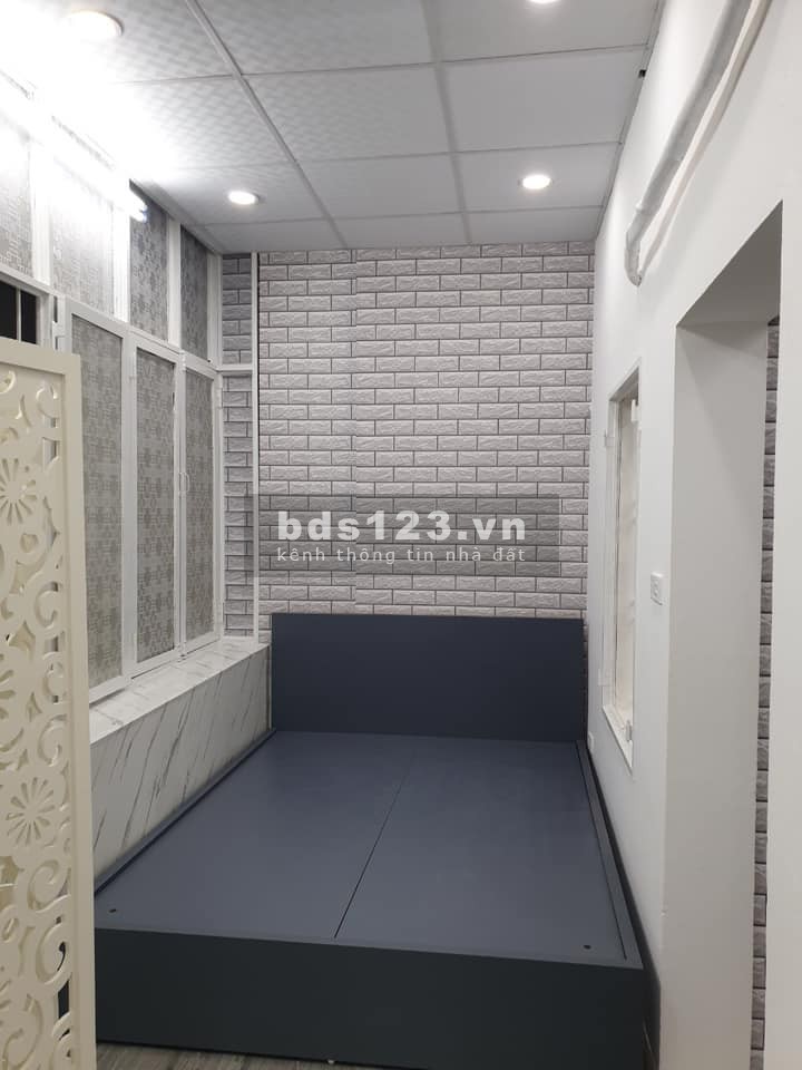 Bán gấp CH tập thể Phố Láng Hạ ( tầng 2) giá 1.45 tỷ, 42m2, NT sang trọng.