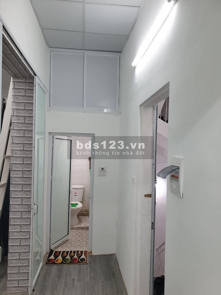 Bán gấp CH tập thể Phố Láng Hạ ( tầng 2) giá 1.45 tỷ, 42m2, NT sang trọng.
