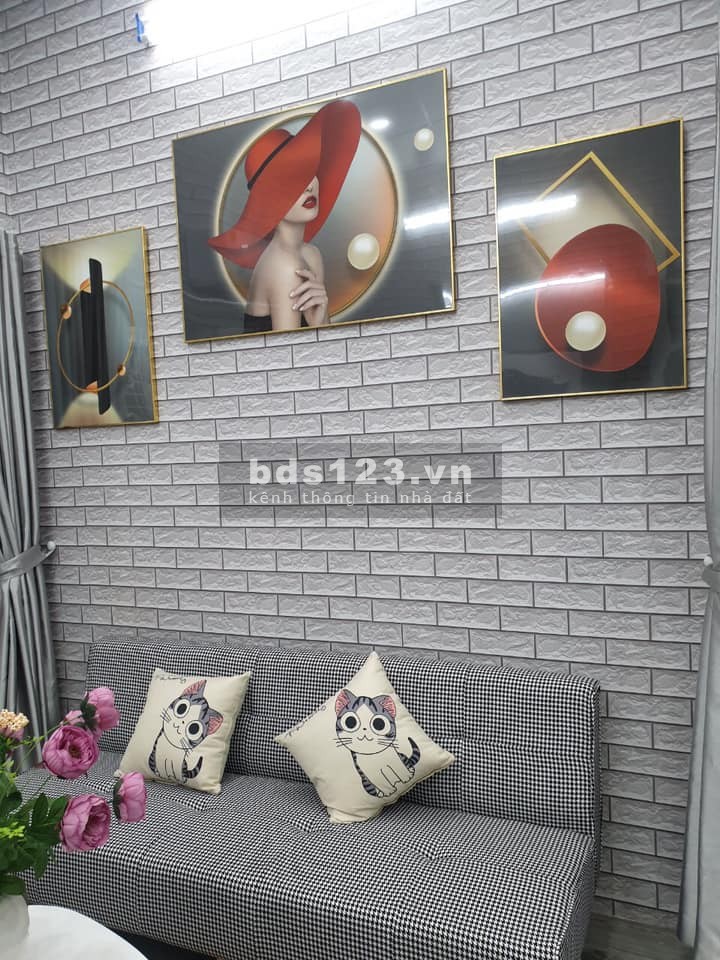Bán gấp CH tập thể Phố Láng Hạ ( tầng 2) giá 1.45 tỷ, 42m2, NT sang trọng.