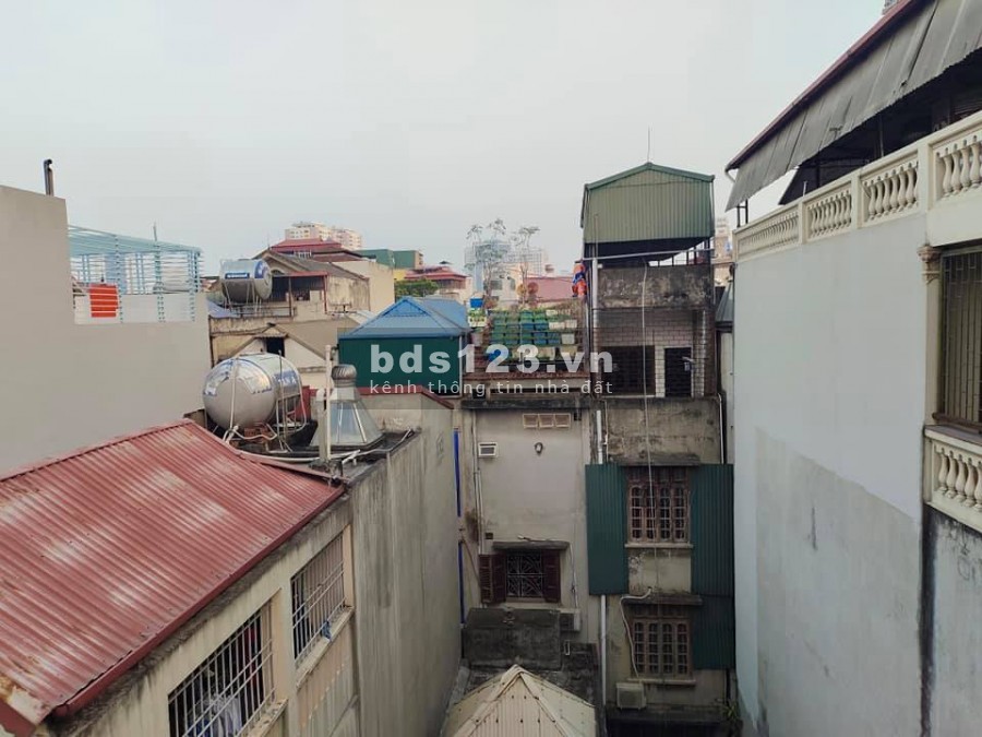 Do chuyển công tác nên bán nhà ô tô qua, dt 58m, 5,5 tầng, sổ vông đét, giá hơn 6 tỷ