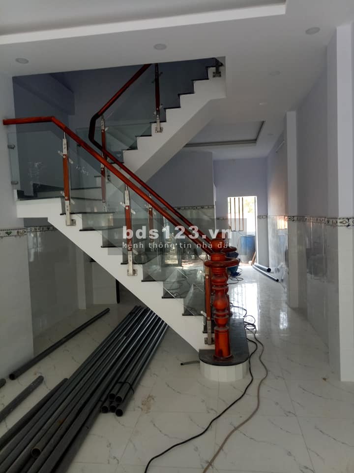 Chính chủ cần bán nhà mặt tiền kinh doanh ngay chợ