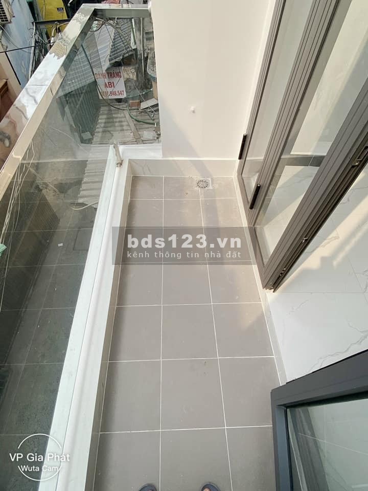 Bán nhà Lạc Long Quân, Q11, 3 tầng, ngang 3, dài 7.5, mới đẹp chỉ 3.35 tỷ