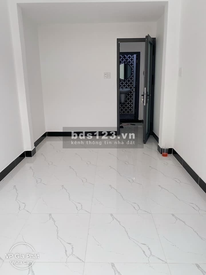 Bán nhà Lạc Long Quân, Q11, 3 tầng, ngang 3, dài 7.5, mới đẹp chỉ 3.35 tỷ