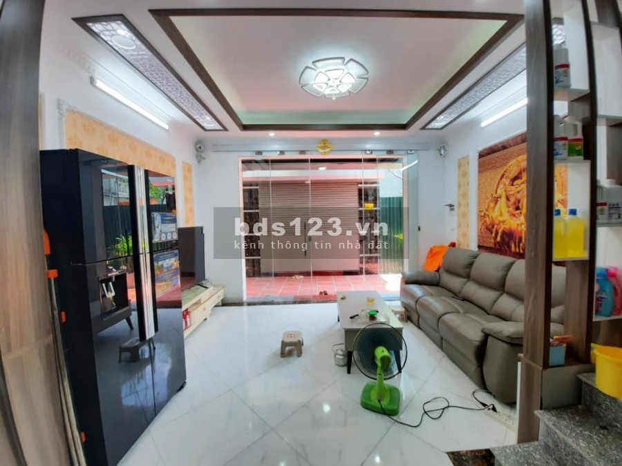 Bán Nhà 5 Tầng Mới Đẹp Phố Hoàng Mai Ô Tô Đỗ Cổng Chỉ 3.4 Tỷ.