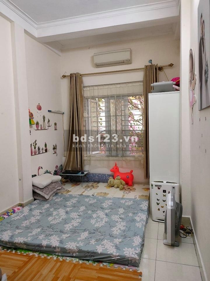 Nhà Lạc Trung 23m đi kèm với những khung cột chắc chắn và view ngắm cảnh đẹp
