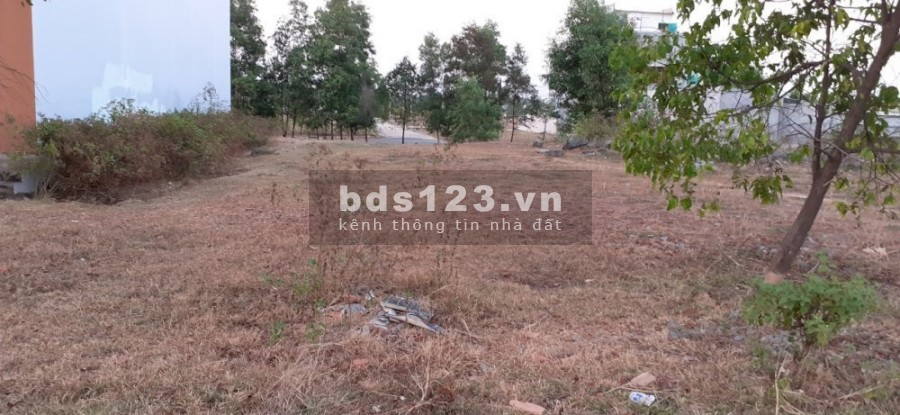 Bể nợ gia đình bán gấp lô đất gần ngay quốc lộ 14 và gần trung tâm đồng xoài để trả nợ