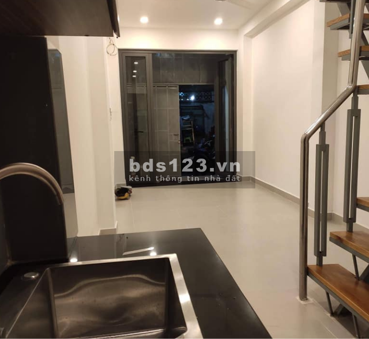 Bán nhà 2 tầng ở ngay Phan Văn Trị, P.11,BT 29m2 2.8 tỷ TL