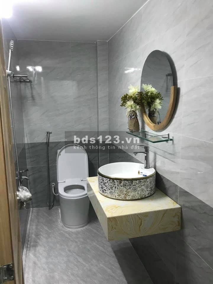 Nhà GIẢM MẠNH, Ngô Quyền, Quận 10, 80m2, 4 Tầng, chỉ với 7.5 tỷ.(Thương Lượng).
