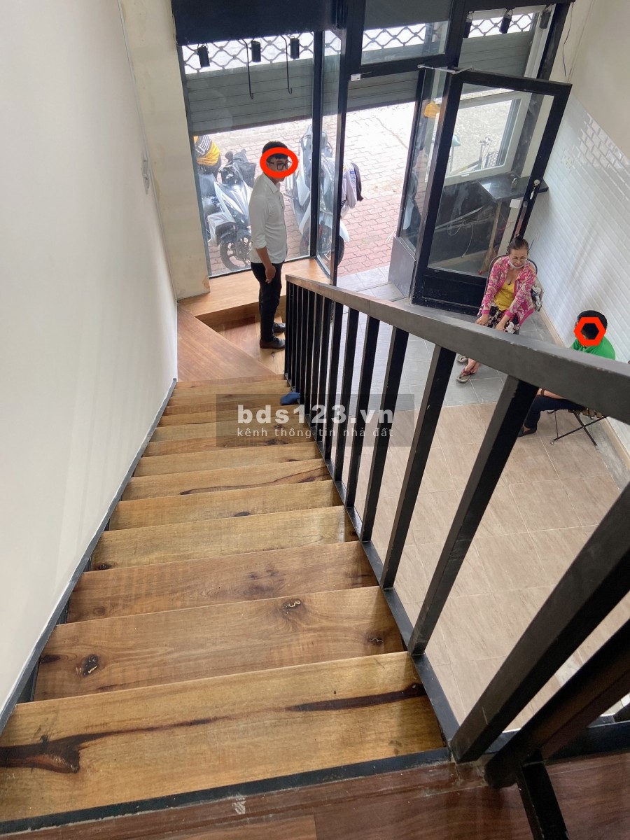 Mặt Tiền Nguyễn Hữu Cảnh 4x20m 1trệt, 1lầu, trống suốt cần thang Trước. chốt 27tr.
