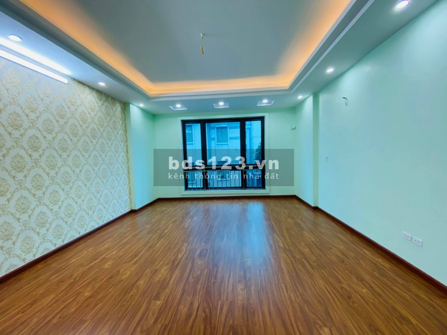 Bán nhà mặt phố Thiên Hiền, ô tô, vỉa hè, 60m2 x 7T, thang máy, 17.5 tỷ.