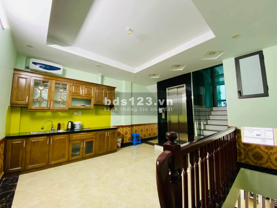 Bán nhà mặt phố Thiên Hiền, ô tô, vỉa hè, 60m2 x 7T, thang máy, 17.5 tỷ.