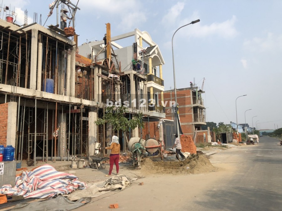 Bán gấp lô đất 105m2, giá rẻ đối diện Bệnh Viện Chợ Rẫy 2 Vì kẹt vốn kinh doanh nên cần nhượng lại cho ai có nhu cầu