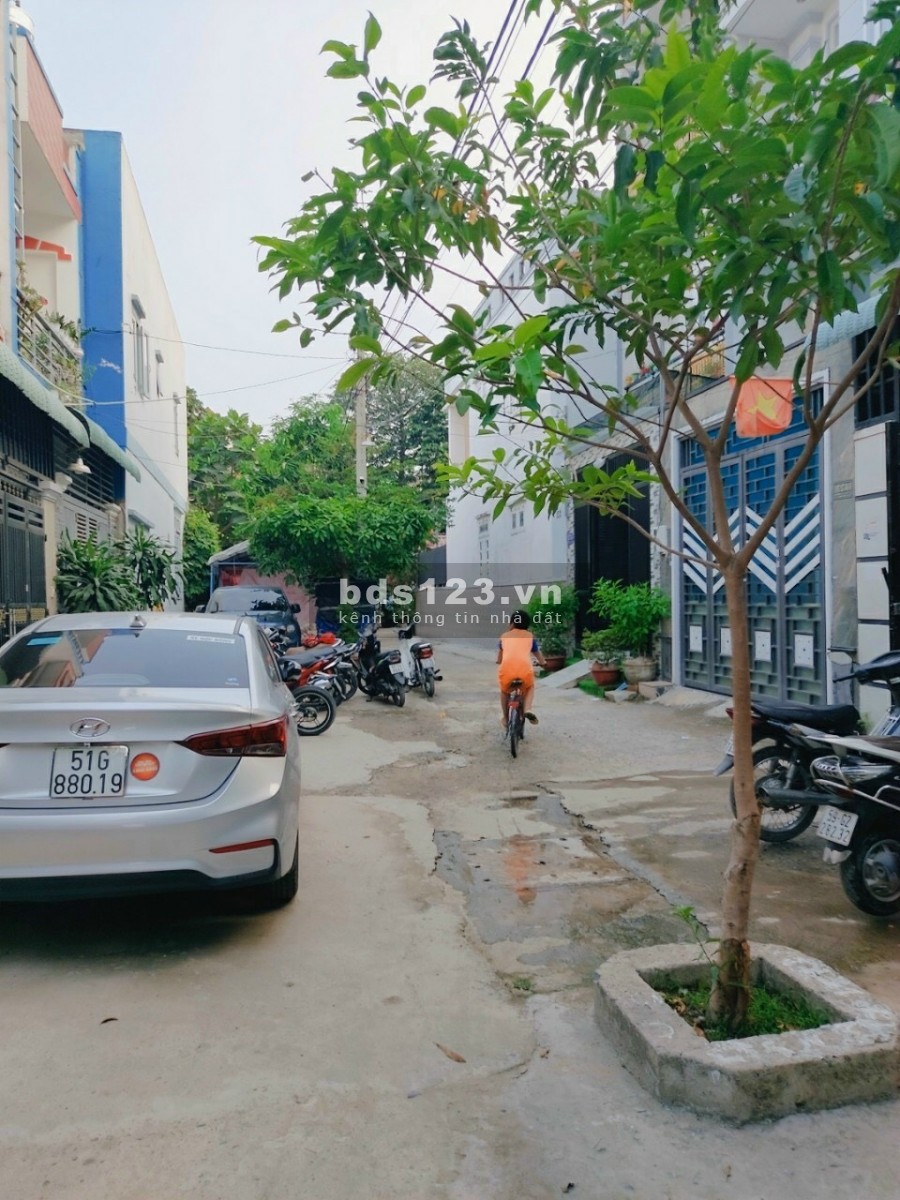 Đất khu dân cư TL29 dt 4 x 13 m2 đường nhựa 6m sổ riêng giá đầu tư