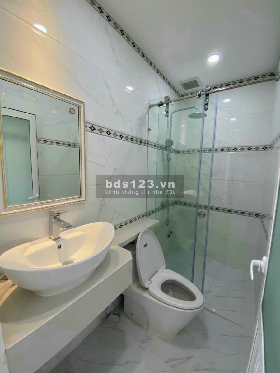 Nhà Phố Hồ Chí Minh Gần Bến Xe Quận 8 Và KDC Pegasutr