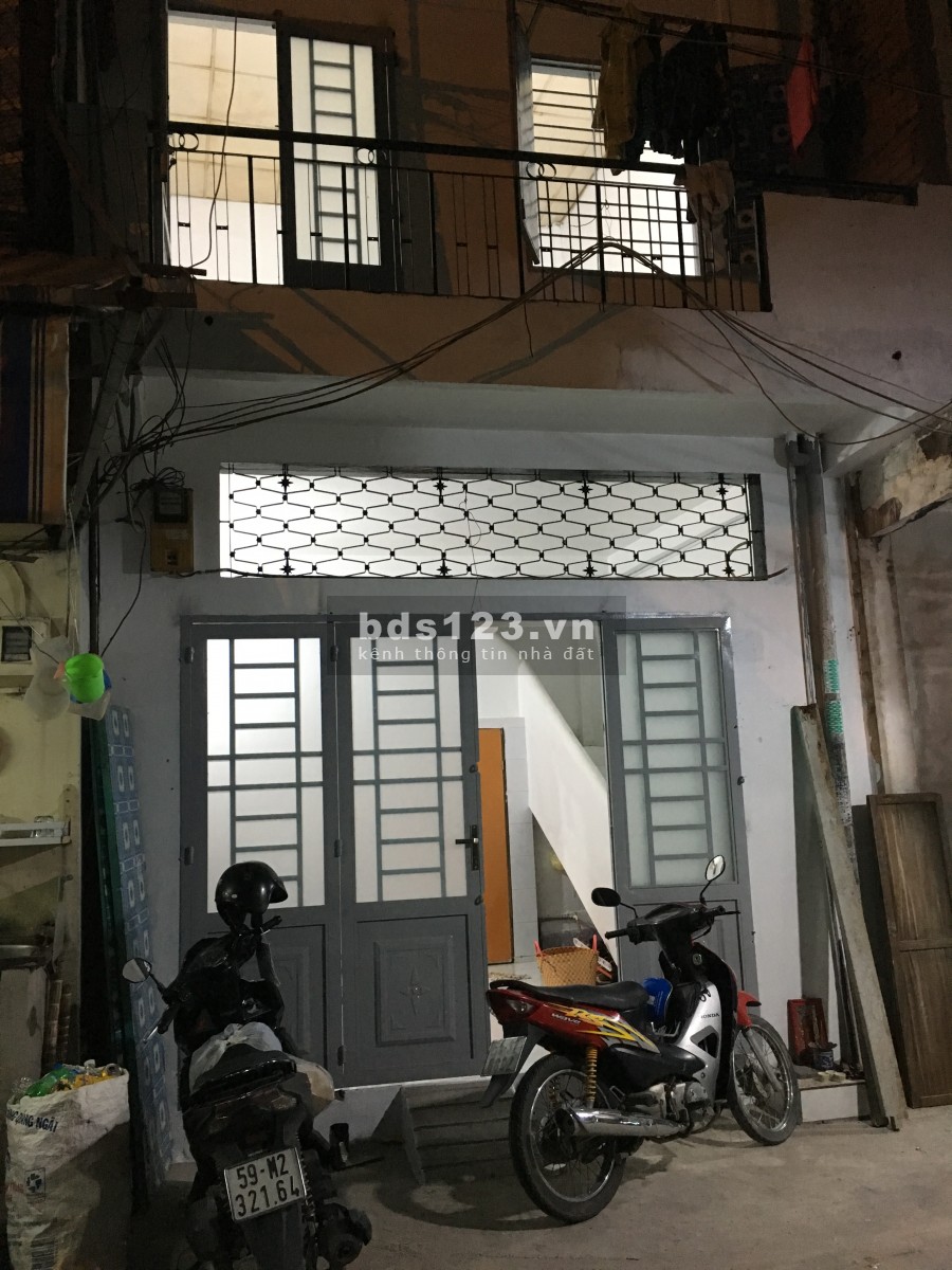 Nhà nguyên căn 1 lầu đúc, gần chợ Bình Thới, quận 11.