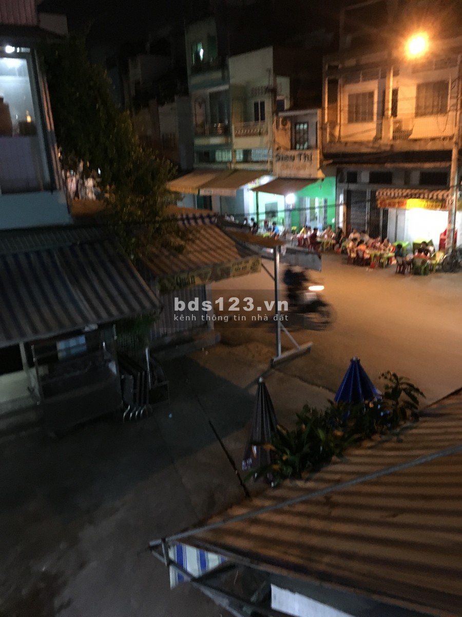 Nhà nguyên căn 1 lầu đúc, gần chợ Bình Thới, quận 11.