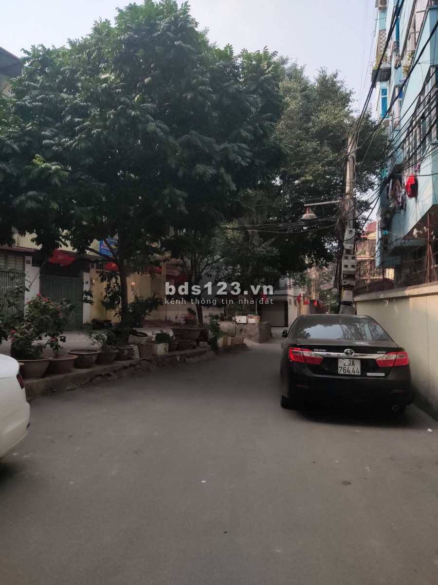 Bán nhà Lê Trọng Tấn 76m2 lô góc 5 tầng MT 5.3m gần phố chỉ 6.5 tỷ