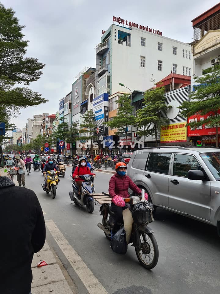Mặt phố, lô góc, kinh doanh, vỉa hè, Nguyễn Lương Bằng, Đống Đa, 40m2, MT 5,4m, giá 9.8 tỷ.