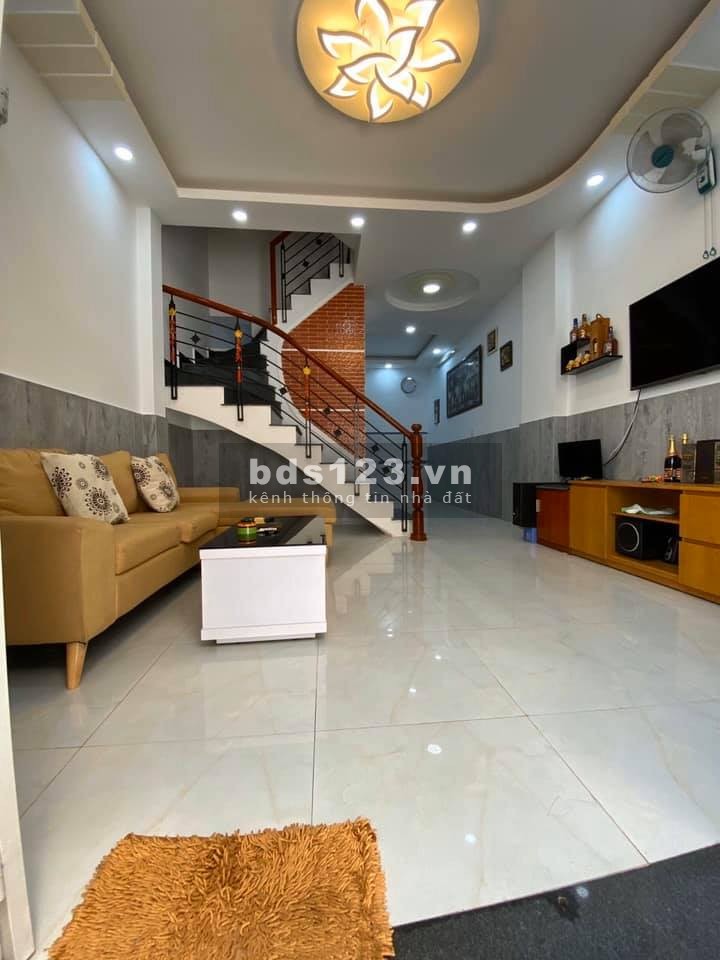 Phạm Văn Hai, Tân Bình DT 3.95 x 12m 2 tầng 3 PN giá 4 tỷ 98