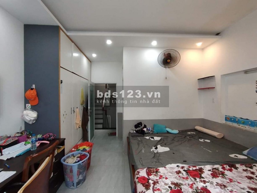 Phạm Văn Hai, Tân Bình DT 3.95 x 12m 2 tầng 3 PN giá 4 tỷ 98