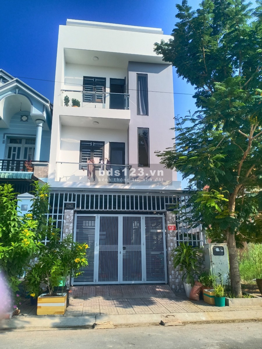 Nhà mới xây 100m2 , thiết kế sang trọng, hiện đại thanh toán chỉ từ 700tr