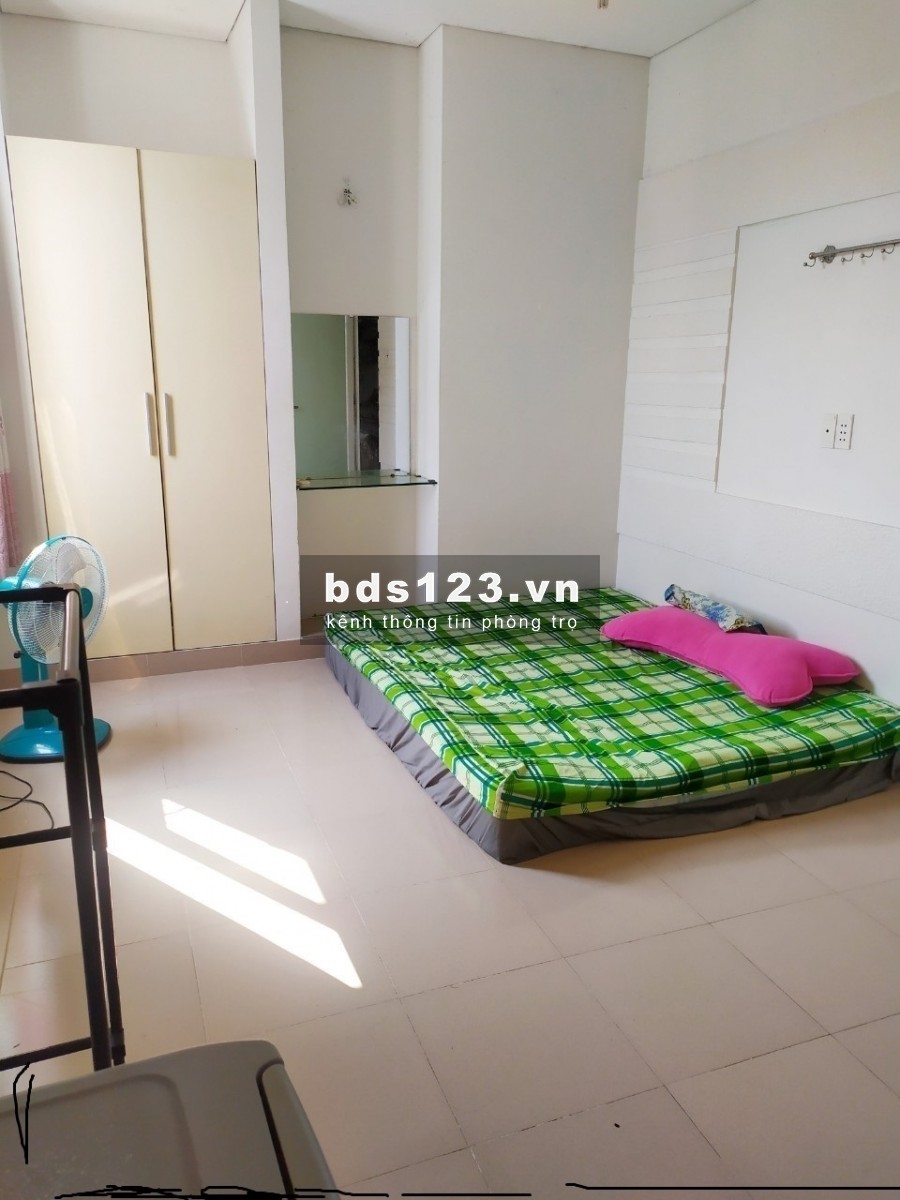 Phòng trọ Quận 5 lầu 2 thang bộ