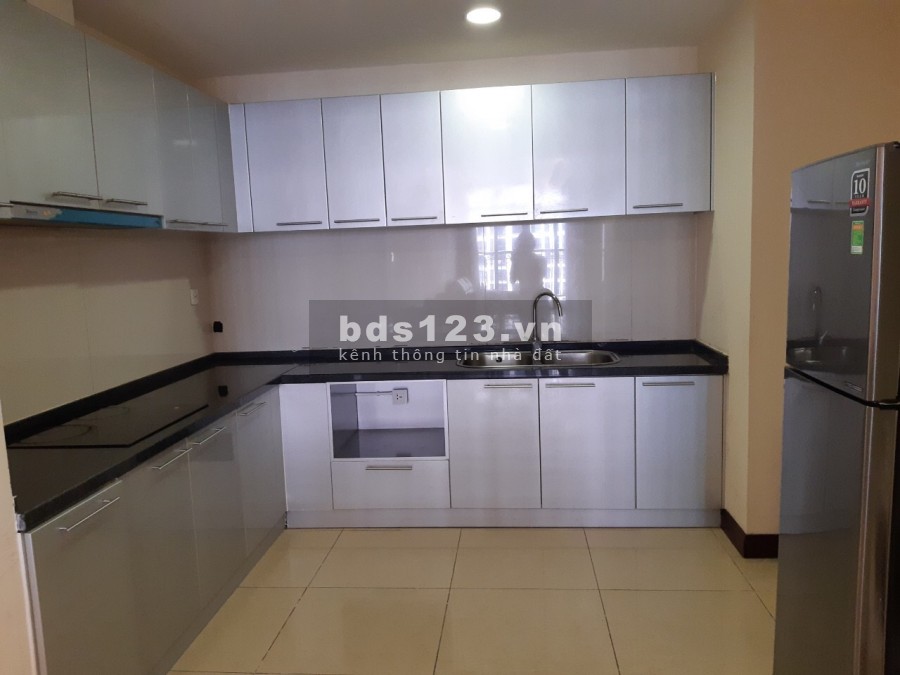 Căn hộ 3 ngủ, 145m2 Royal city, giá 4.8 tỷ, LH: 0967839010