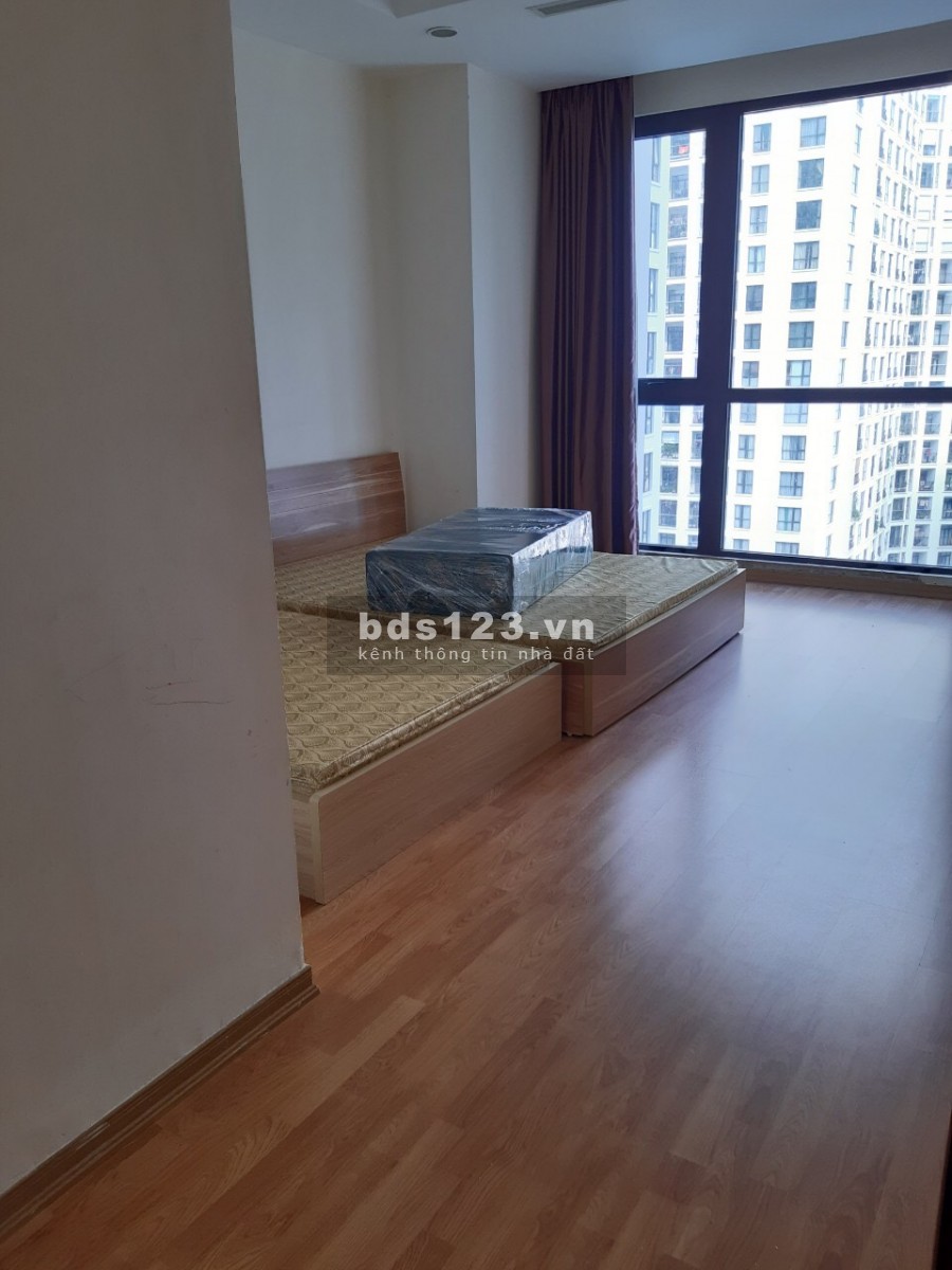 Căn hộ 3 ngủ, 145m2 Royal city, giá 4.8 tỷ, LH: 0967839010
