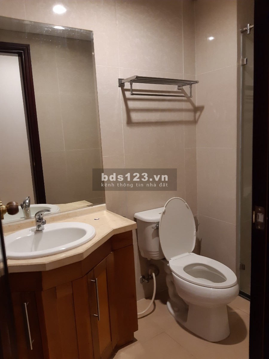 Căn hộ 3 ngủ, 145m2 Royal city, giá 4.8 tỷ, LH: 0967839010