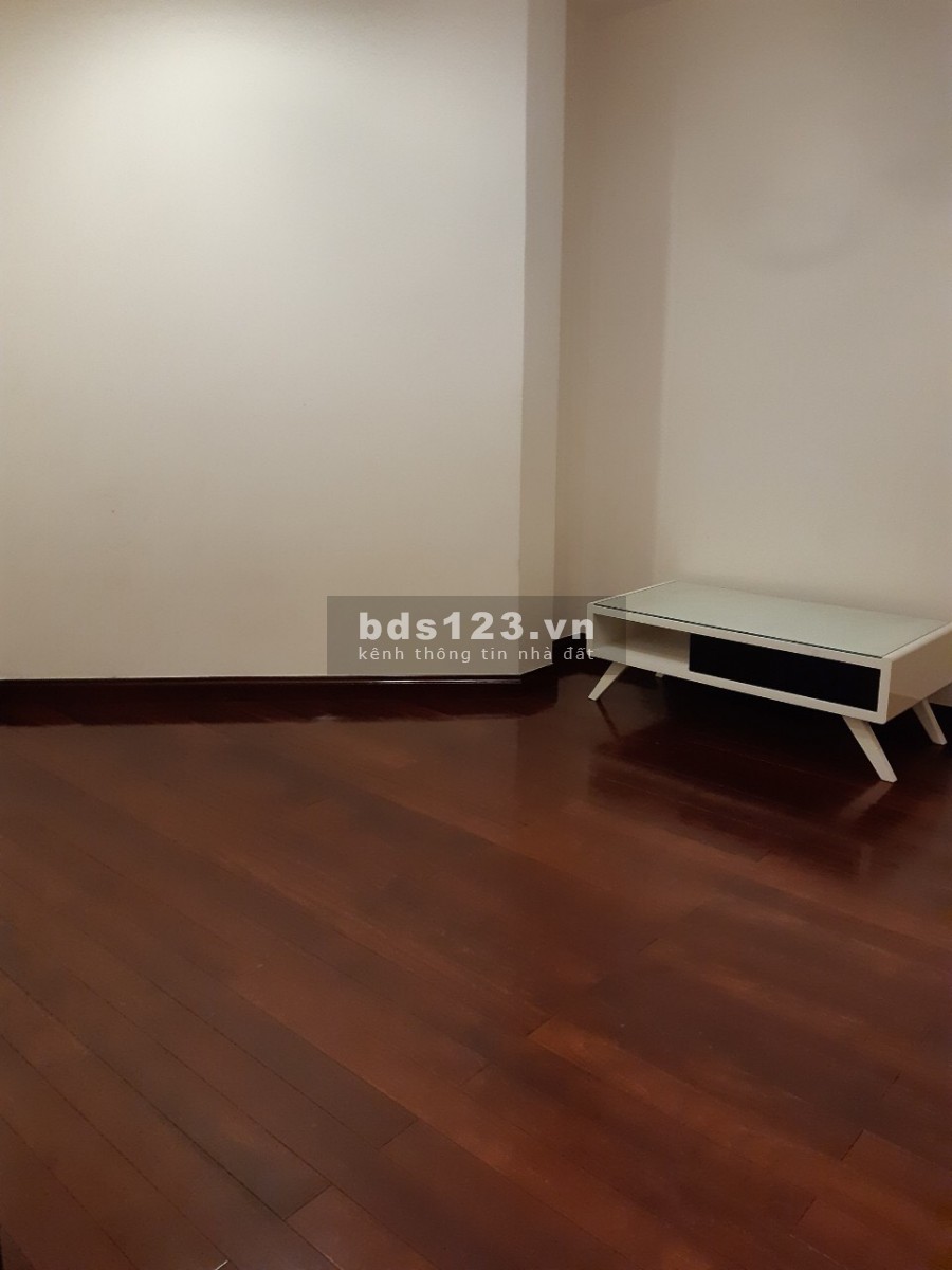Căn hộ 3 ngủ, 145m2 Royal city, giá 4.8 tỷ, LH: 0967839010