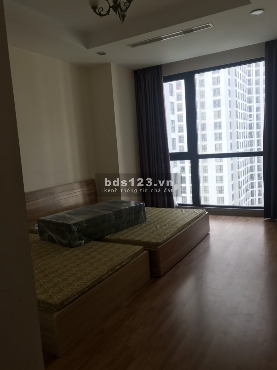 Căn hộ 3 ngủ, 145m2 Royal city, giá 4.8 tỷ, LH: 0967839010