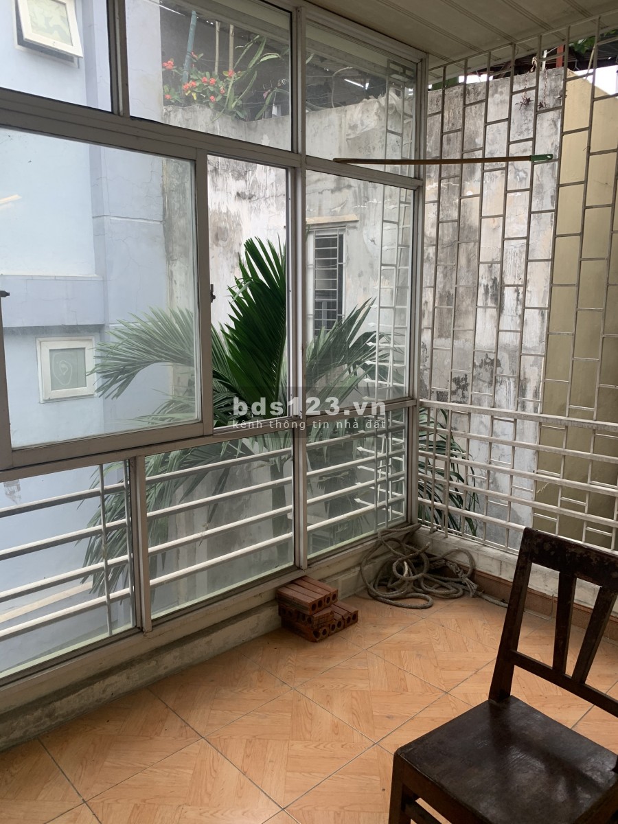 Cho thuê nhà phố Đội Cấn 30m2 x 4 tầng 3 ngủ cơ bản 8.5 triệu. Lh 0377983070