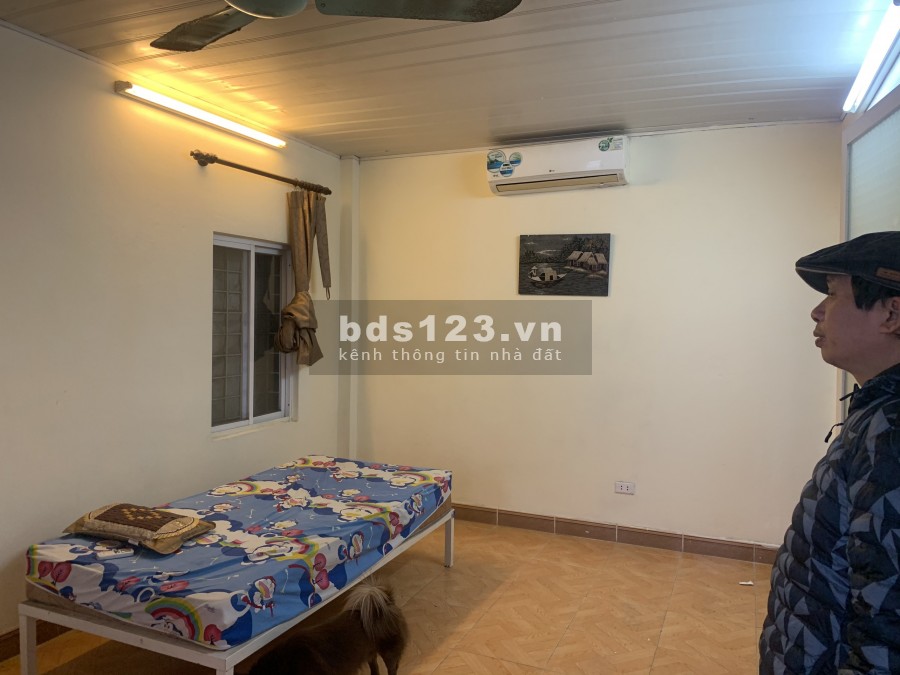 Cho thuê nhà phố Đội Cấn 30m2 x 4 tầng 3 ngủ cơ bản 8.5 triệu. Lh 0377983070