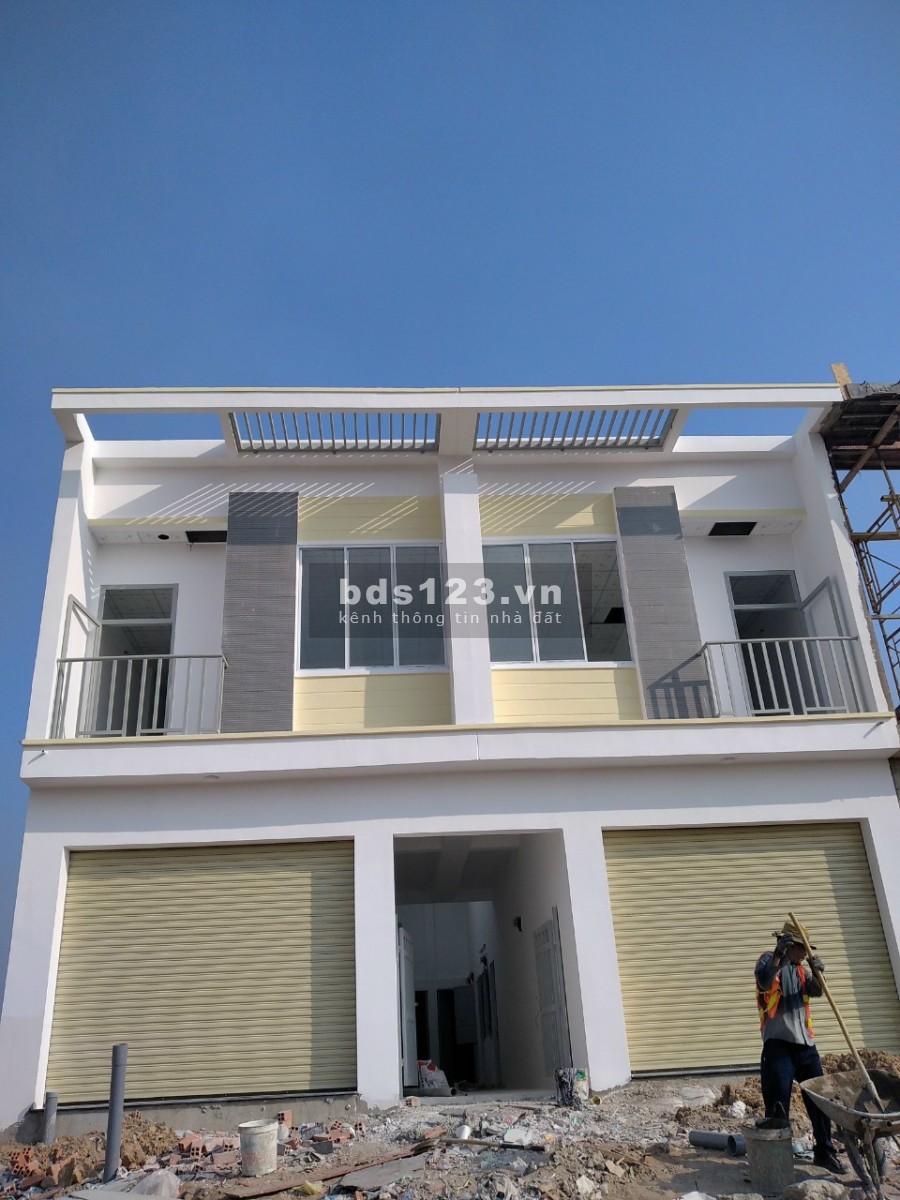 Bán nhà phố 2 mặt tiền kinh doanh ngay cổng kcn Becamex
