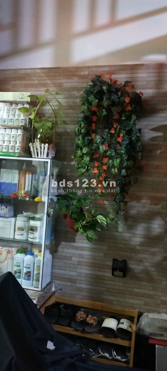 Cho thuê nhà nguyên căn đường Đồng Xoài gần chợ Hoàng Hoa Thám quận Tân Bình