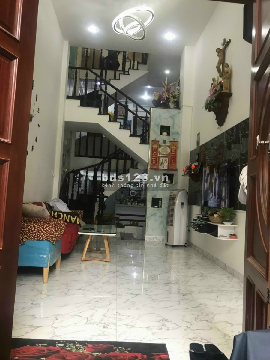 Cho thuê nhà nguyên căn đường Đồng Xoài gần chợ Hoàng Hoa Thám quận Tân Bình