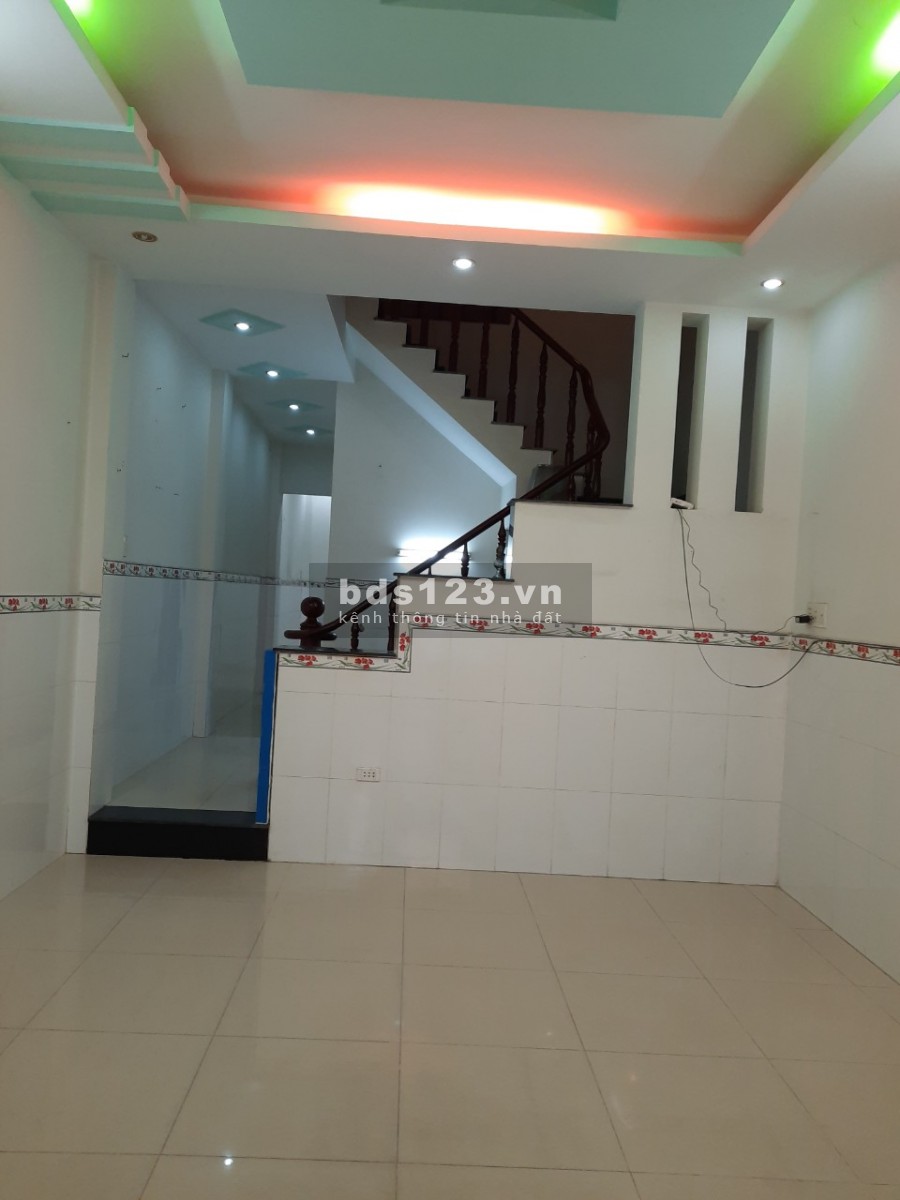 Bán căn nhà giá rẻ đường số 4 phường Linh Tây quận Thủ Đức đường ô tô 5m