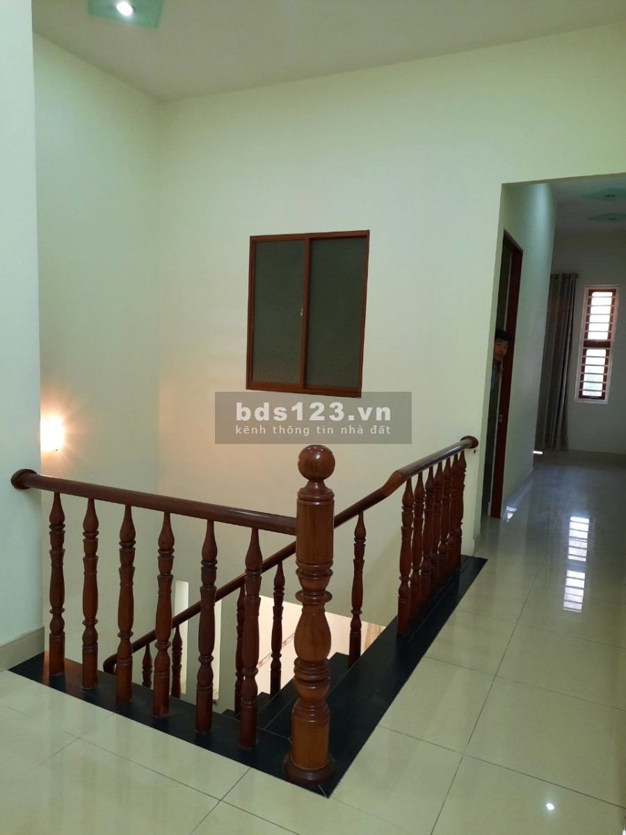 Bán căn nhà giá rẻ đường số 4 phường Linh Tây quận Thủ Đức đường ô tô 5m